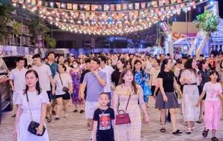 Nhộn nhịp sự kiện tại Sun Xanh Island, điểm đến sôi động hút khách du lịch.